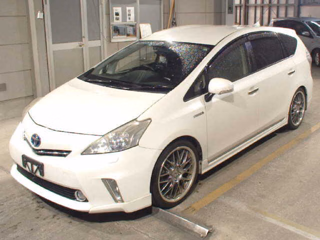 TOYOTA PRIUS ALPHA