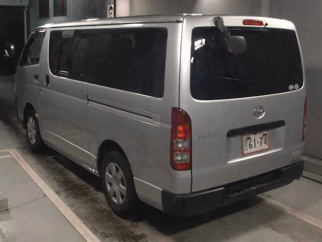 TOYOTA REGIUS ACE