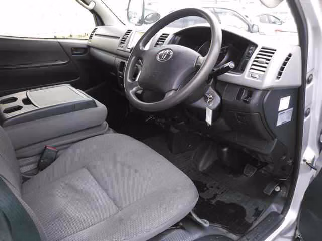 TOYOTA REGIUS ACE