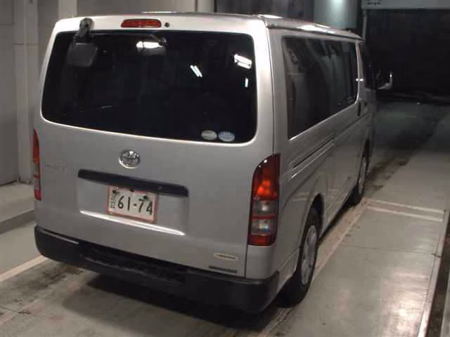 TOYOTA REGIUS ACE