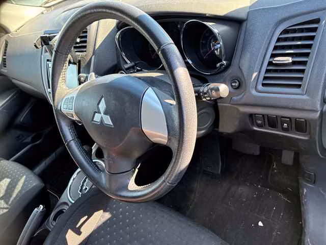 MITSUBISHI RVR