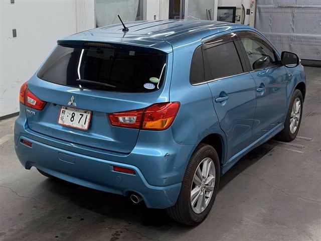 MITSUBISHI RVR