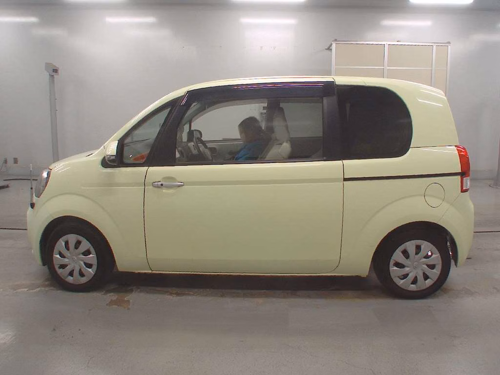 TOYOTA PORTE