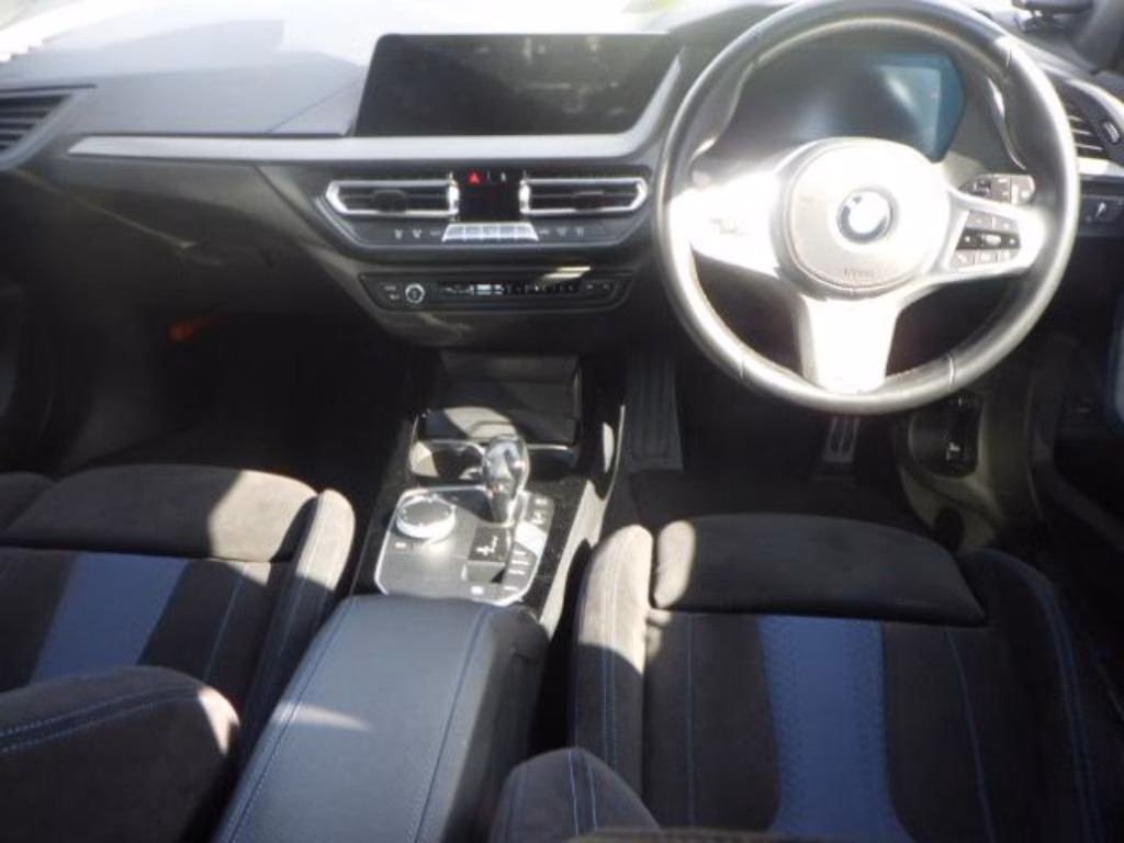 BMW 1-SERIES