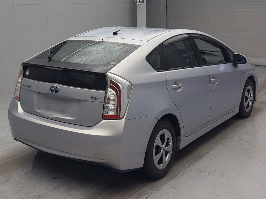 TOYOTA PRIUS