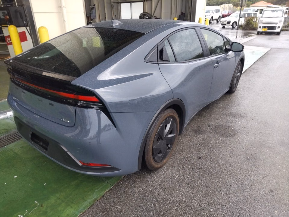 TOYOTA PRIUS
