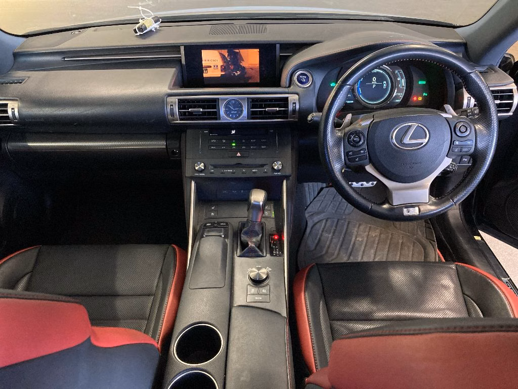 LEXUS IS300H