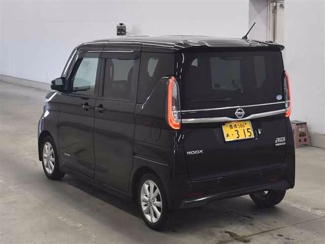 NISSAN ROOX