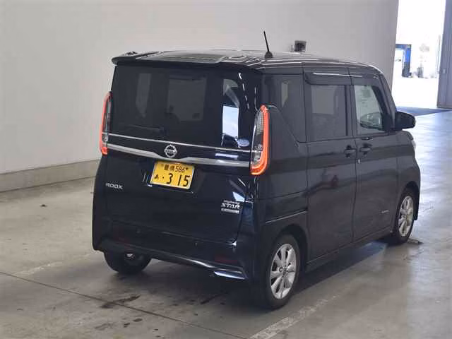 NISSAN ROOX