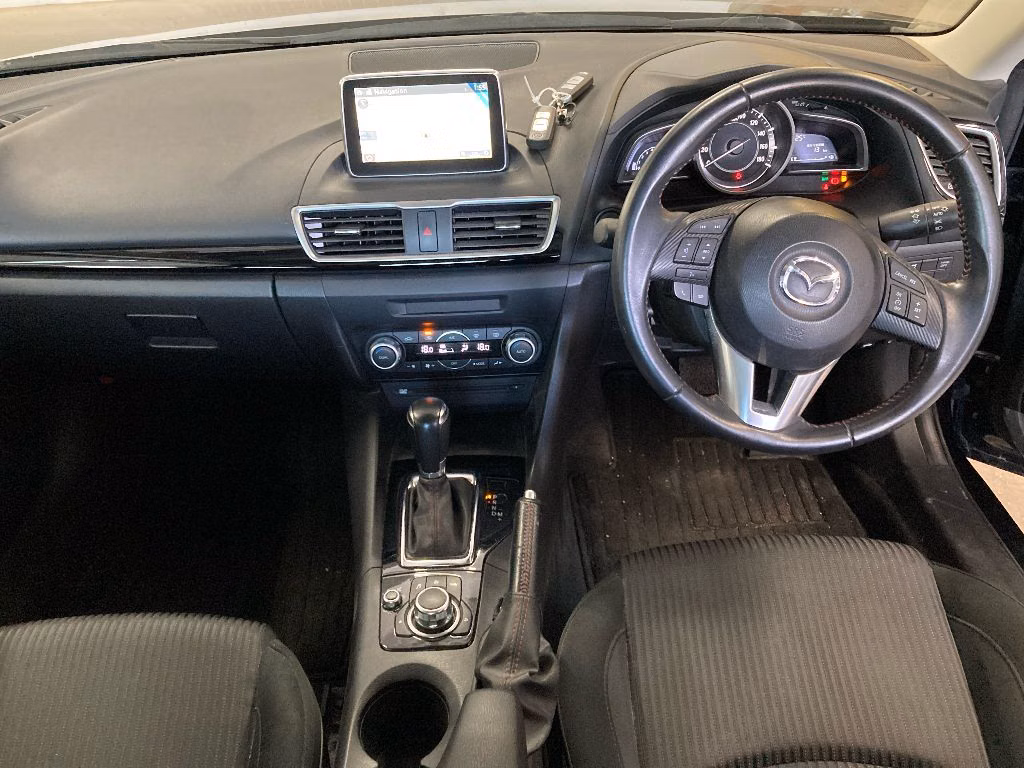 MAZDA AXELA