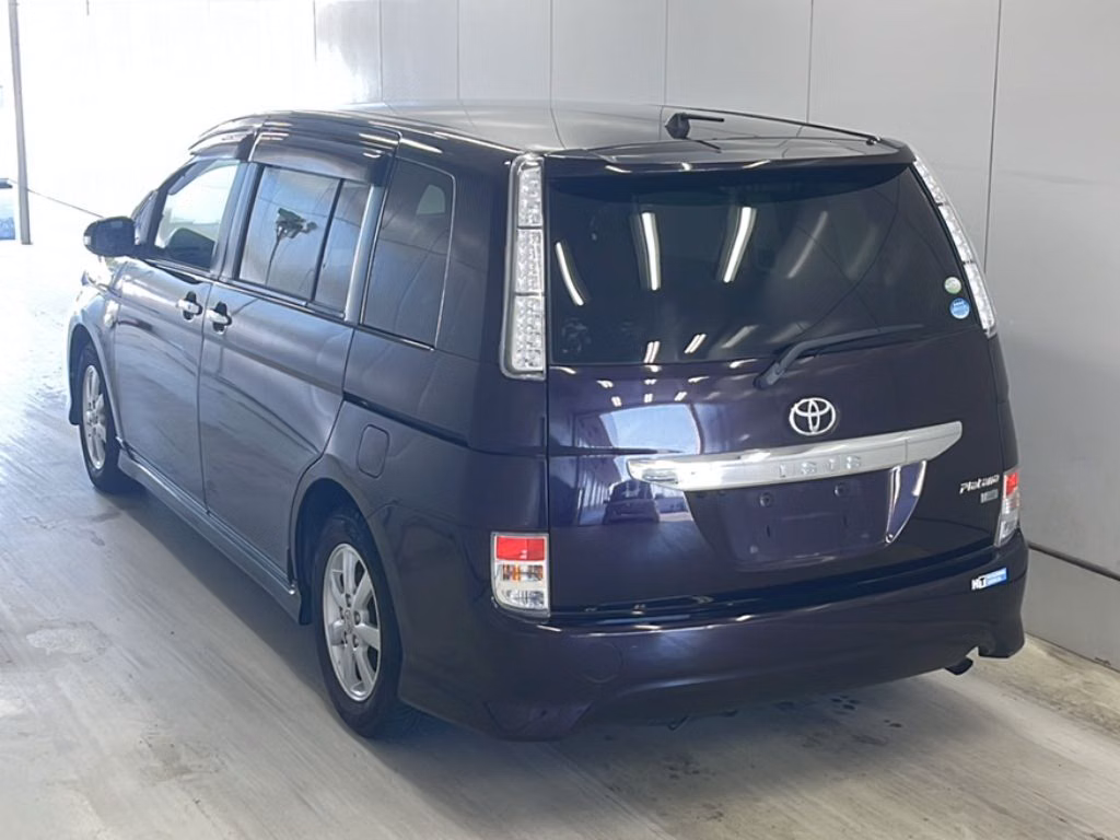 TOYOTA ISIS