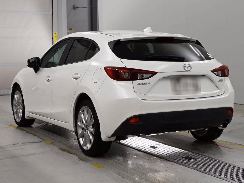 MAZDA AXELA