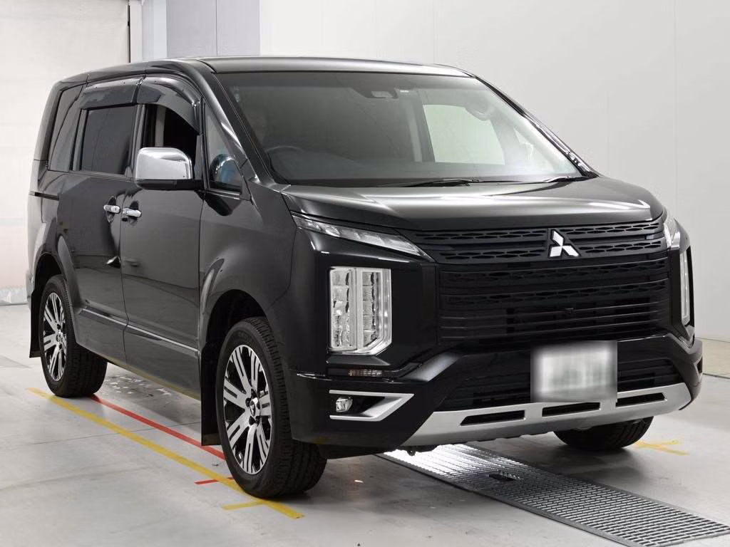 MITSUBISHI DELICA D:5