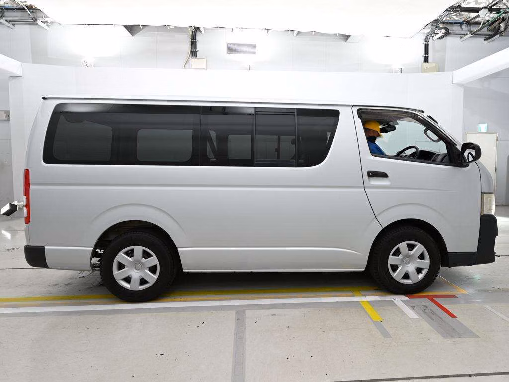 TOYOTA REGIUS ACE