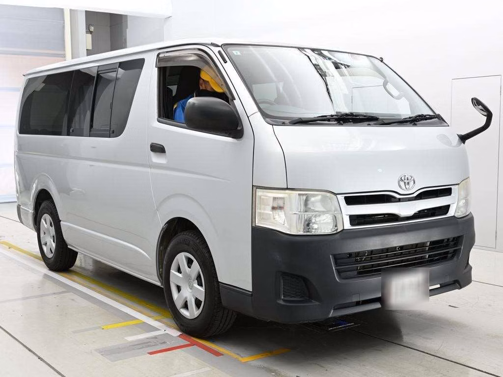 TOYOTA REGIUS ACE
