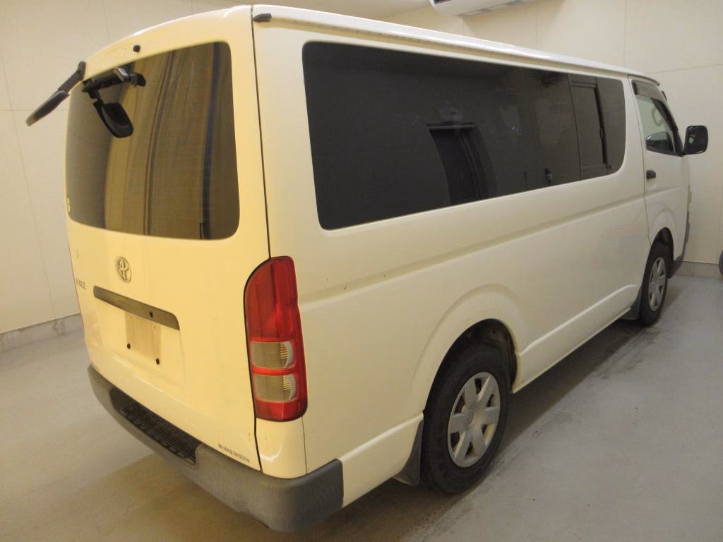 TOYOTA REGIUS ACE