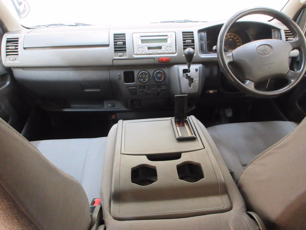 TOYOTA REGIUS ACE