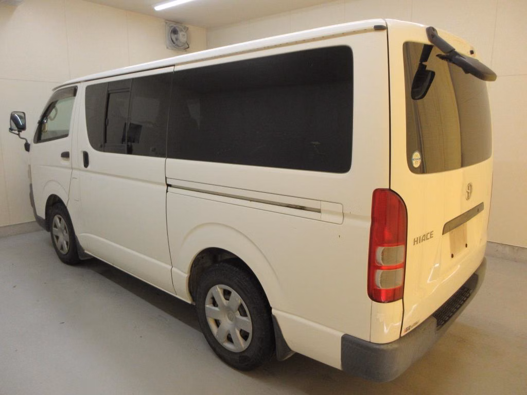 TOYOTA REGIUS ACE