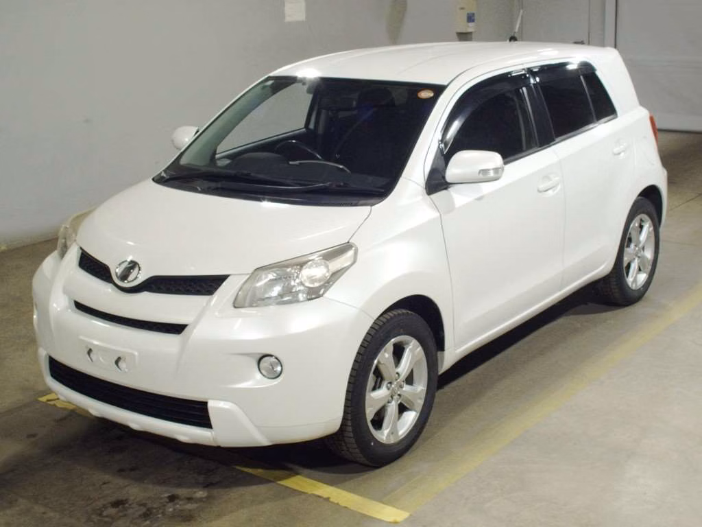 TOYOTA IST