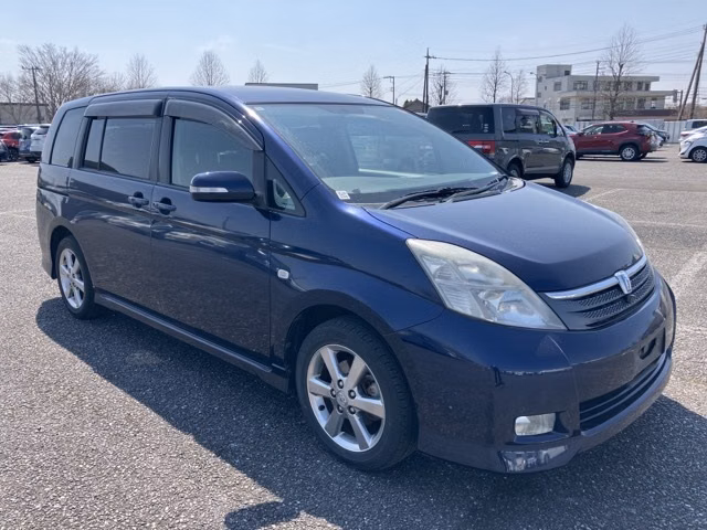 TOYOTA ISIS
