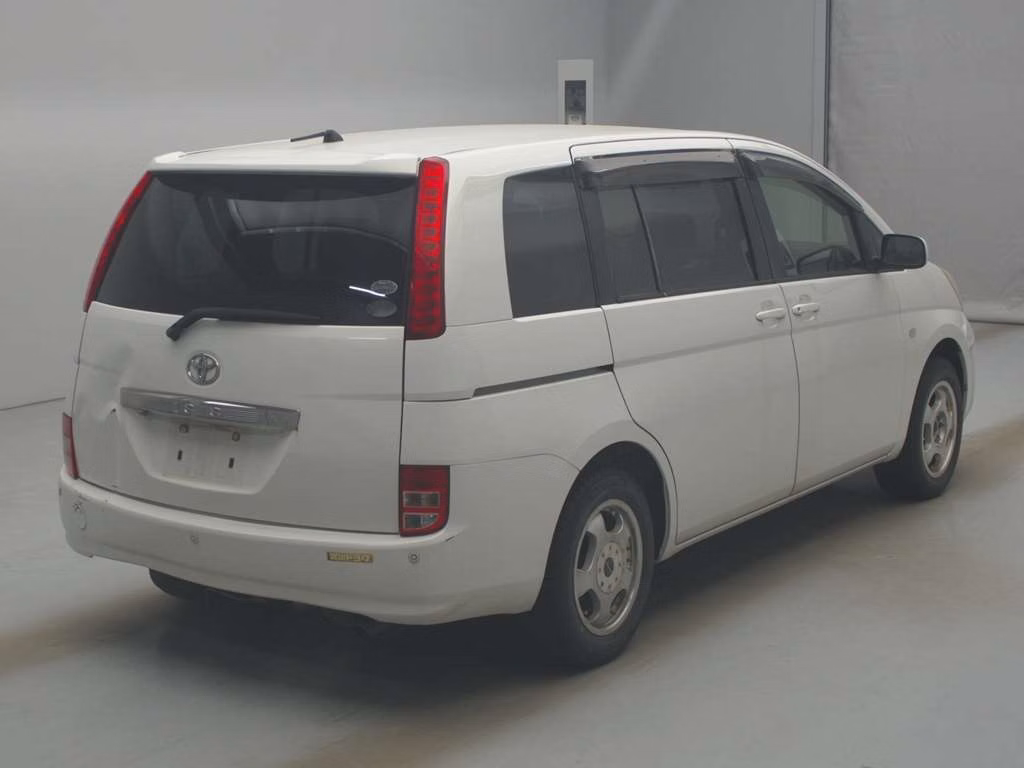 TOYOTA ISIS