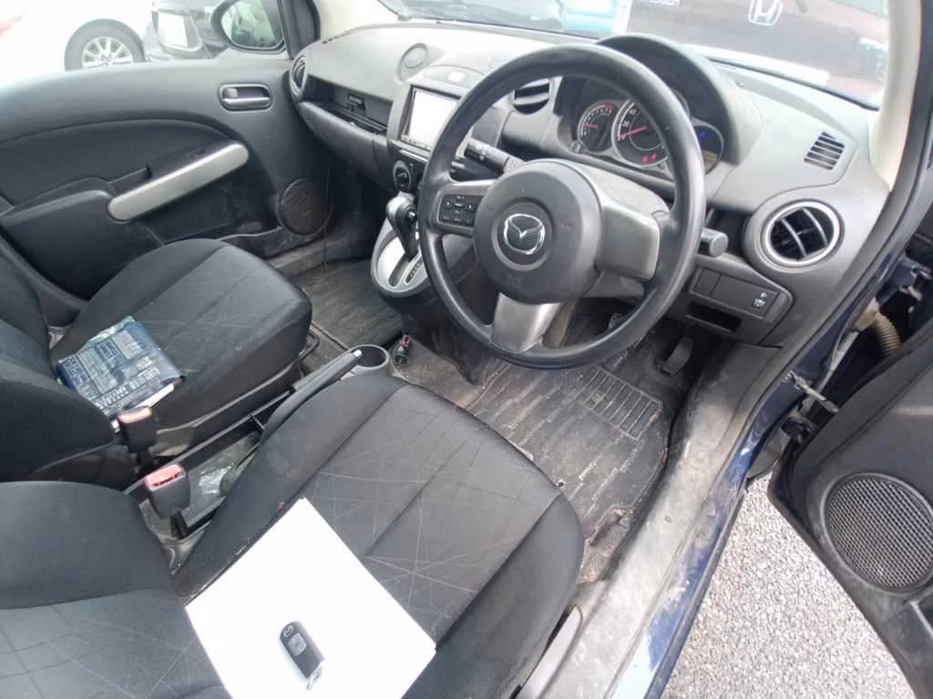 MAZDA DEMIO