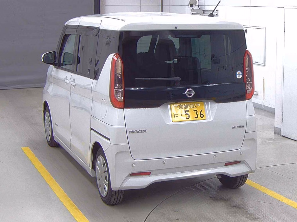 NISSAN ROOX