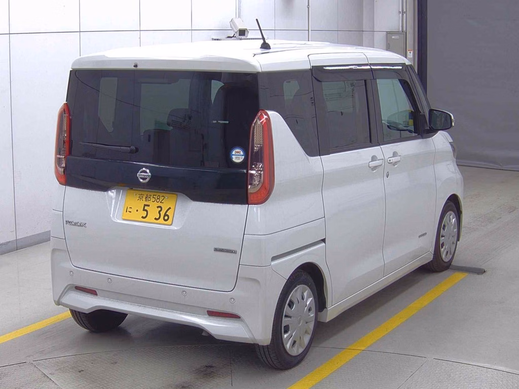 NISSAN ROOX