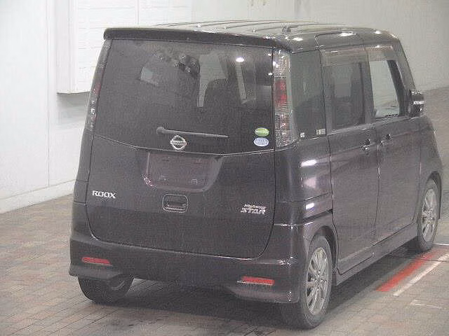 NISSAN ROOX