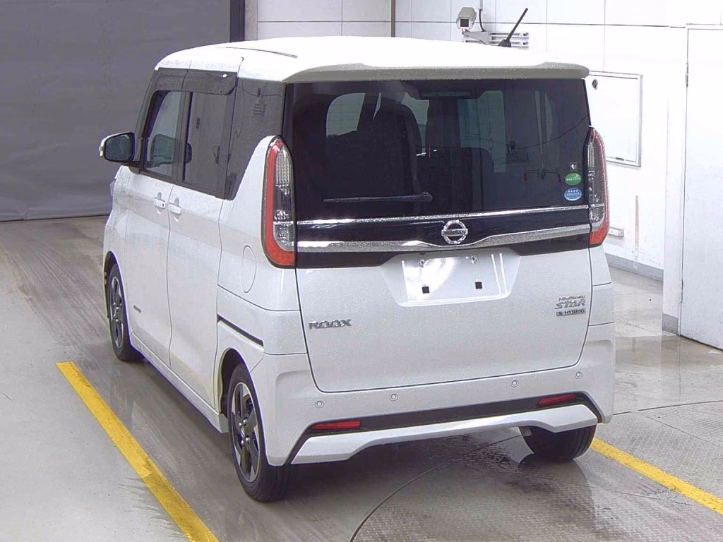 NISSAN ROOX