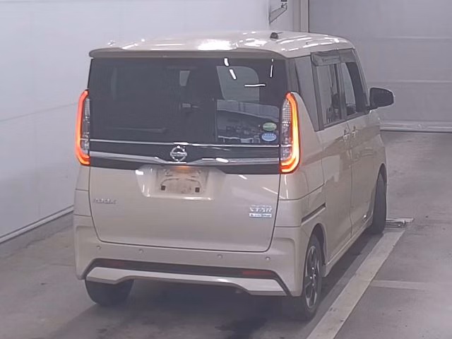 NISSAN ROOX