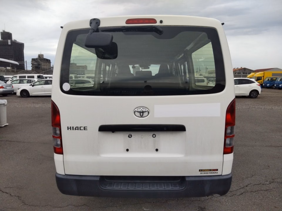 TOYOTA REGIUS ACE