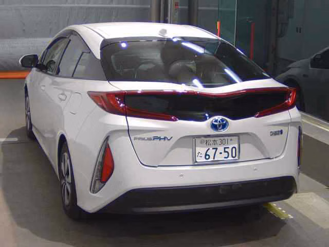 TOYOTA PRIUS PHV