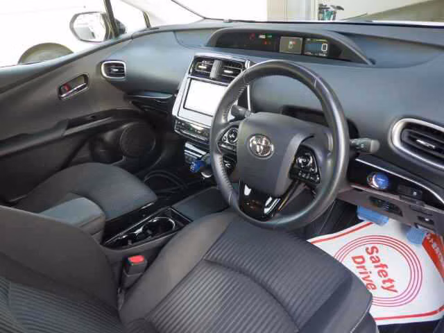 TOYOTA PRIUS PHV