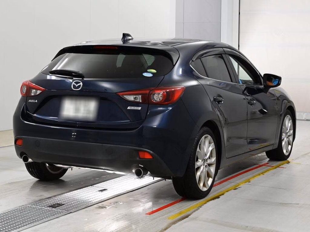 MAZDA AXELA