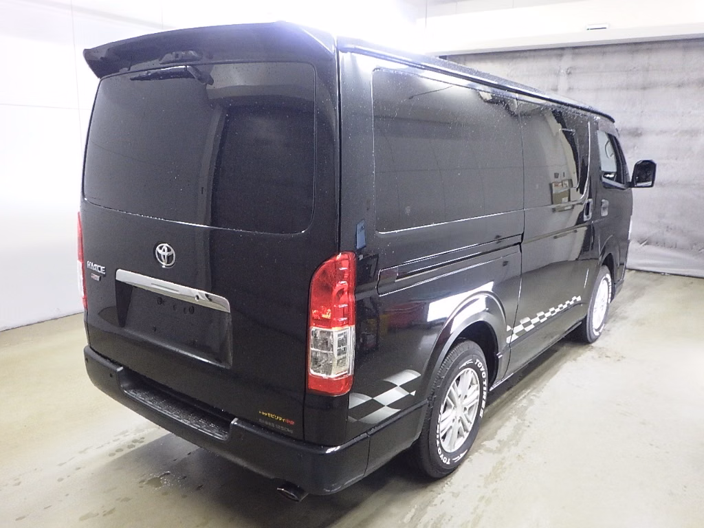 TOYOTA REGIUS ACE