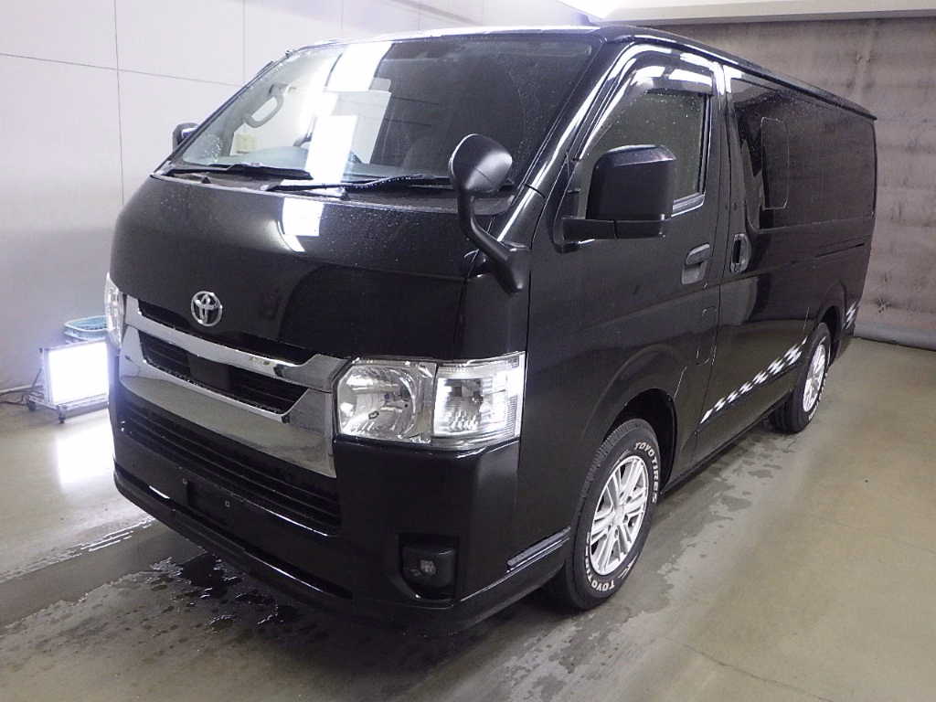 TOYOTA REGIUS ACE