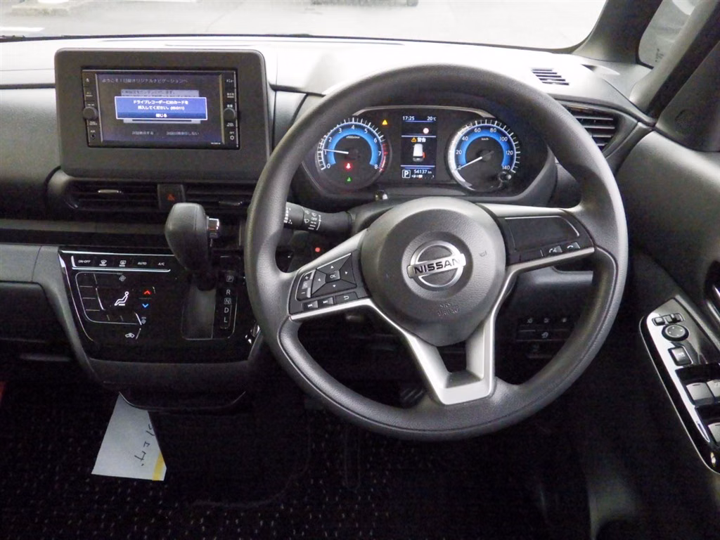 NISSAN ROOX
