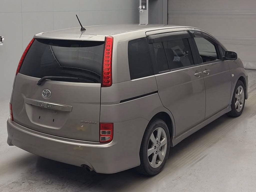 TOYOTA ISIS