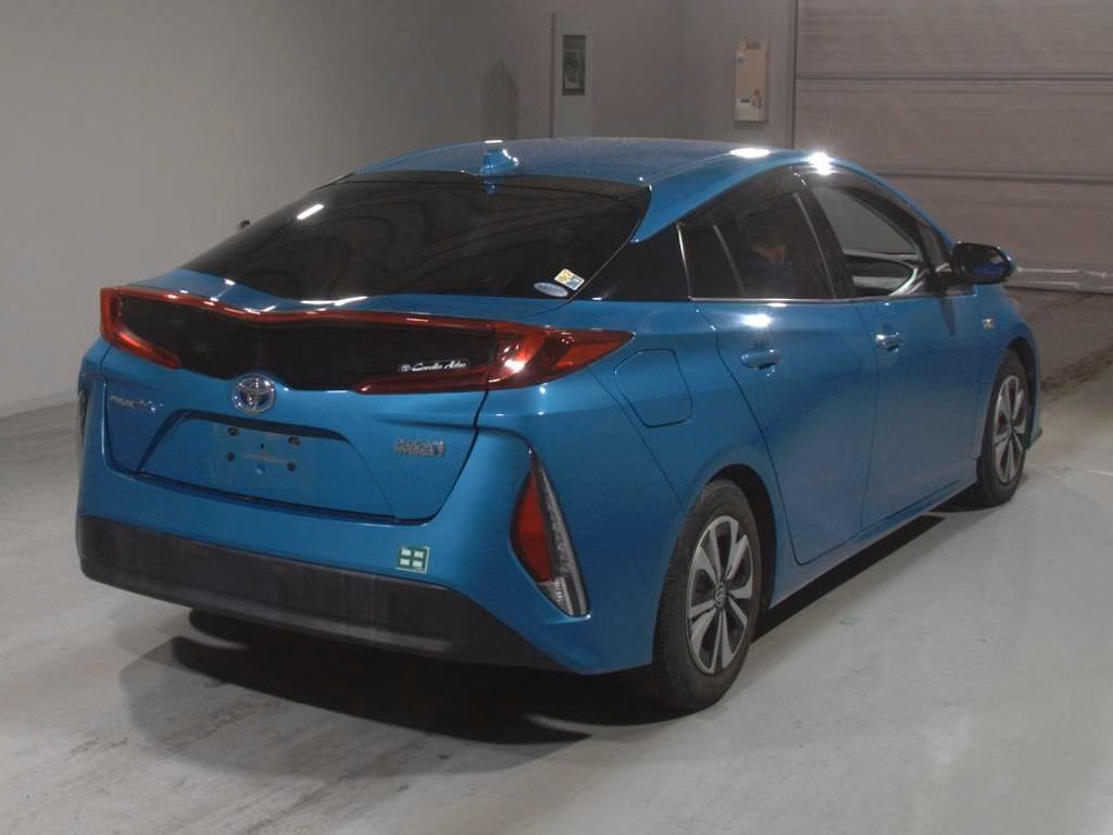 TOYOTA PRIUS PHV