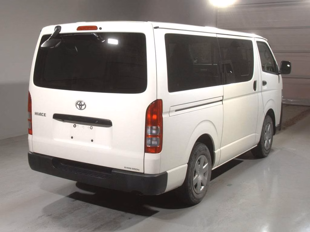 TOYOTA REGIUS ACE