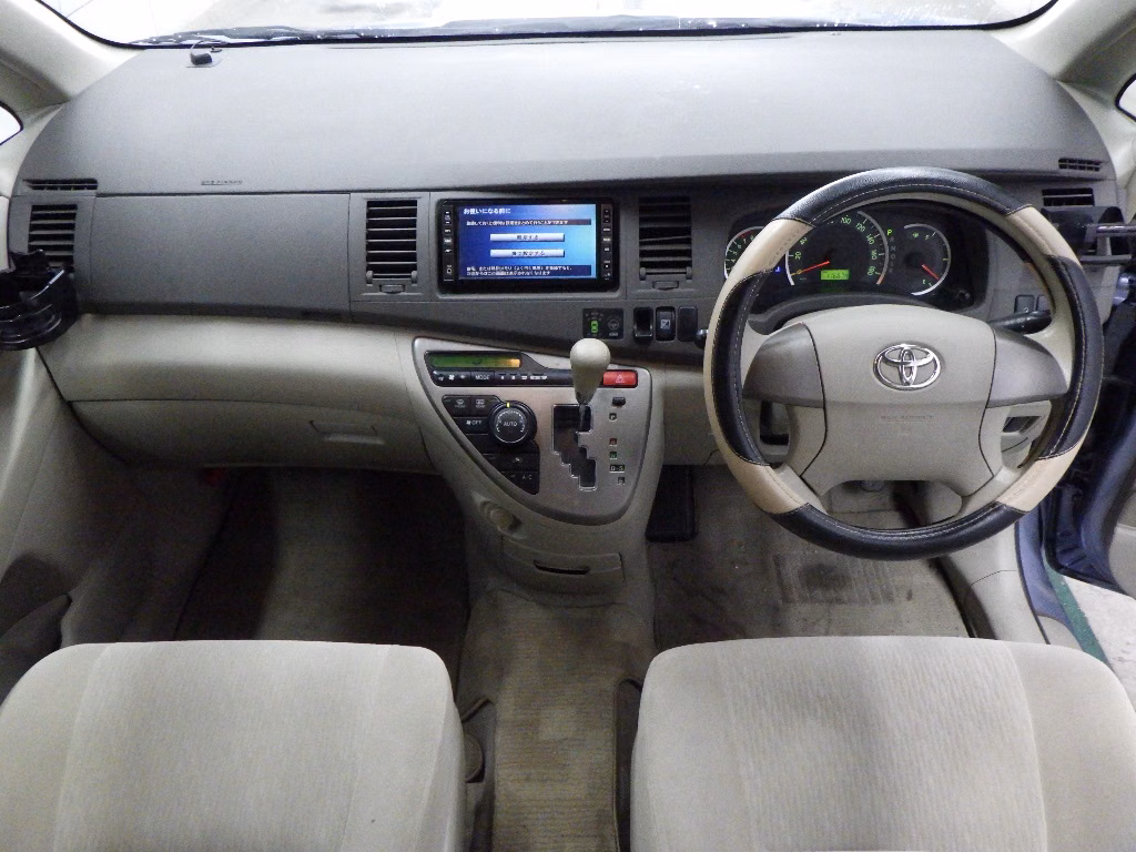 TOYOTA ISIS