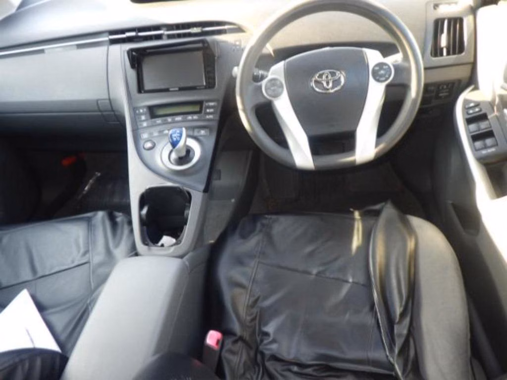 TOYOTA PRIUS