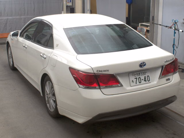 TOYOTA CROWN