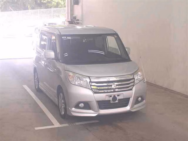 MITSUBISHI DELICA D:2