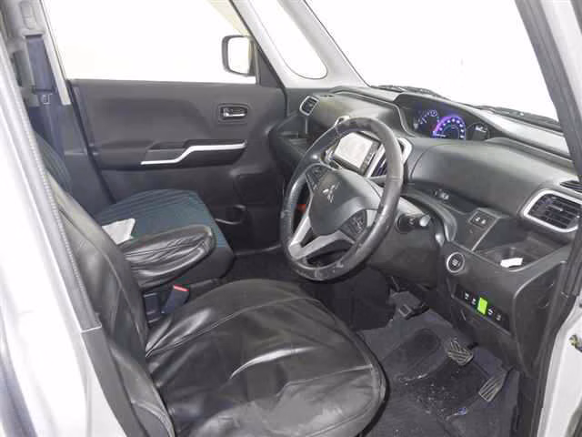 MITSUBISHI DELICA D:2
