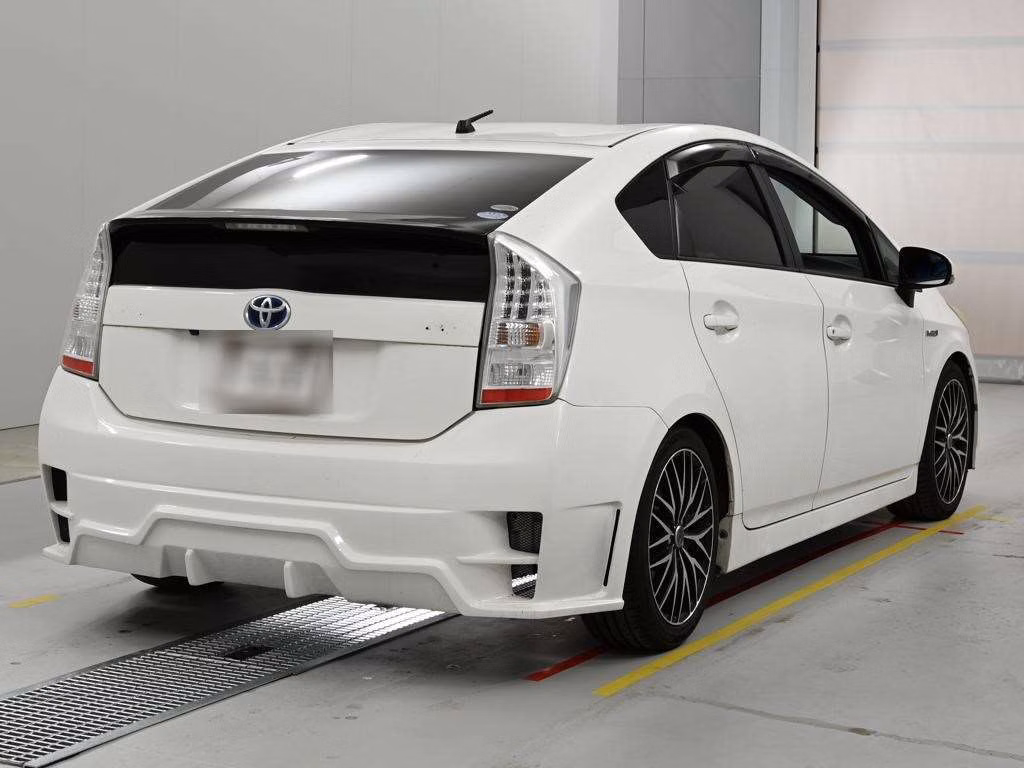 TOYOTA PRIUS