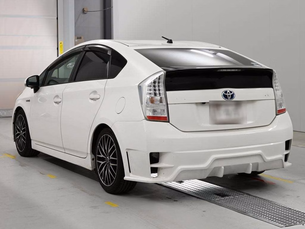 TOYOTA PRIUS