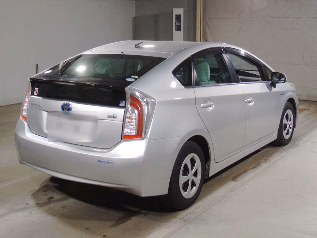 TOYOTA PRIUS