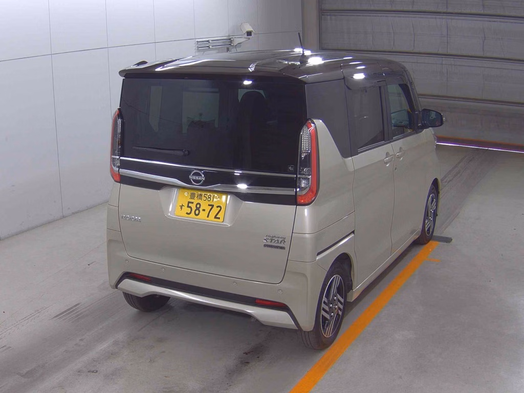 NISSAN ROOX